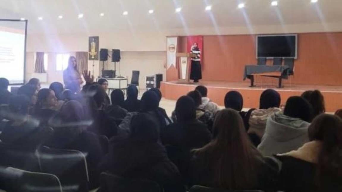 YKS Öğrencilerimize Yönelik Motivasyon ve Sınav kaygısı Semineri Okul Psikolojik Danışmanlarımız Tarafından Gerçekleştirilmiştir
